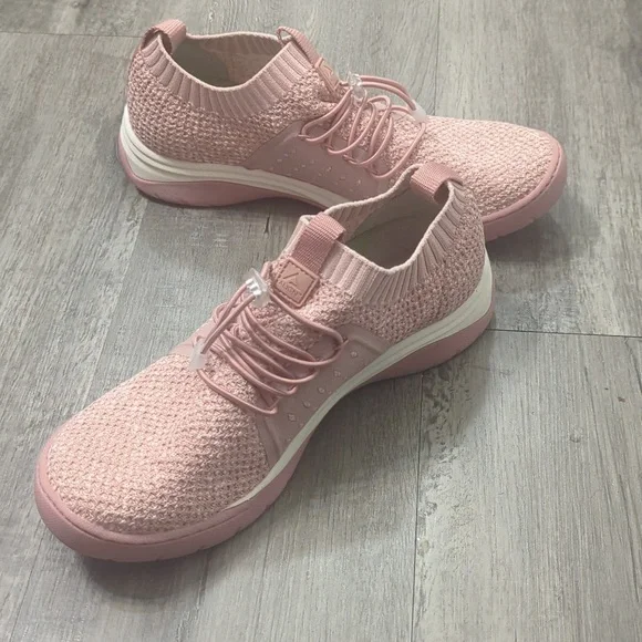 Align Knit Bungee Slip On Torri Sneakers - Picture 6 of 9